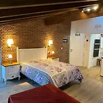 Apartamentos A Fala En San Martin De Trevejo, Batuecas 1 Y Trevejo, Pizarro 24, Sierra De Gata *
